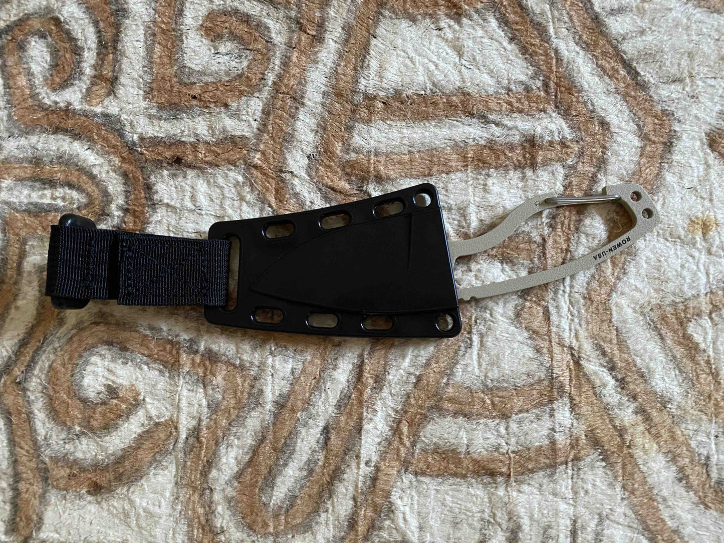 🛒 DPx Gear HEAT Hiker – 1095 Steel Fixed Blade, Desert Tan, Carabiner Clip