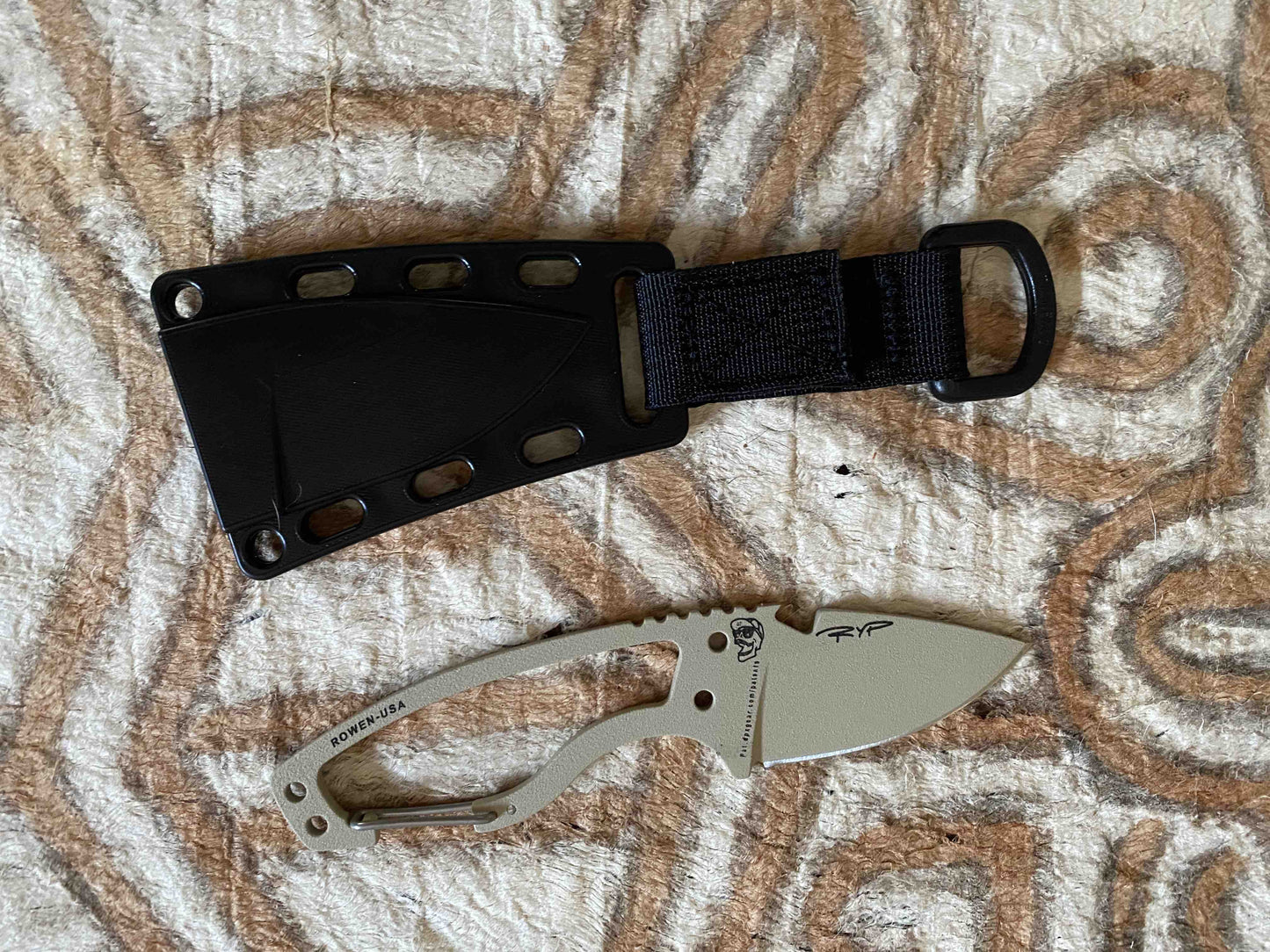 🛒 DPx Gear HEAT Hiker – 1095 Steel Fixed Blade, Desert Tan, Carabiner Clip