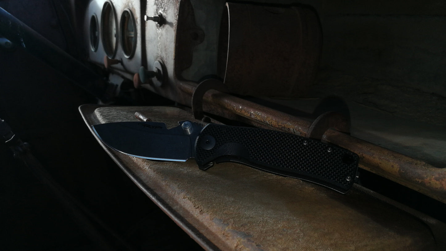 DPx HEST/F Urban G10 - Triple Black