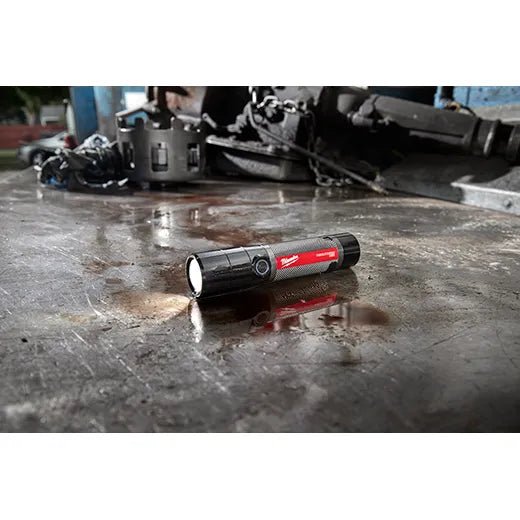 Milwaukee 800 Lumen USB-C Rechargeable Flashlight – TRUEVIEW™, IP67, Clip-On