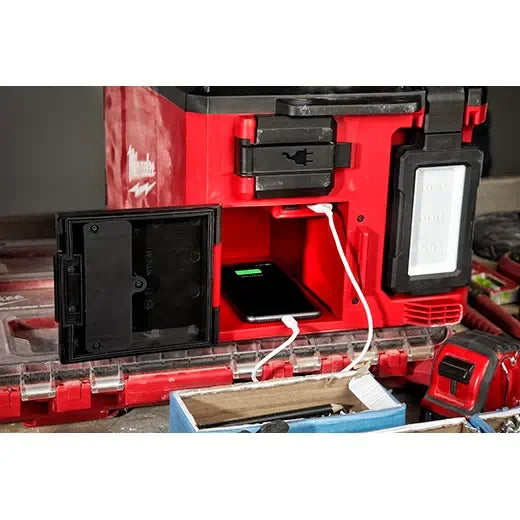 🛒 Milwaukee 2357-20 M18™ PACKOUT™ Light/Charger