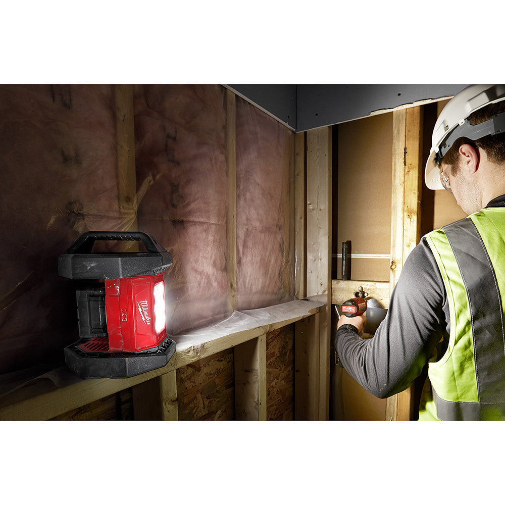 Milwaukee 2361-20 M18™ LED Flood Light – 1,100 lm, Roll Cage, Cordless